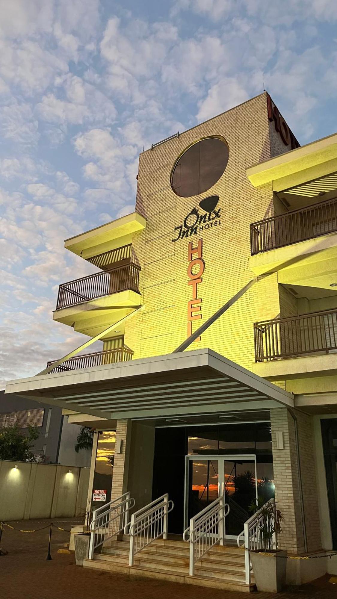 Onix Inn Hotel Cravinhos Экстерьер фото